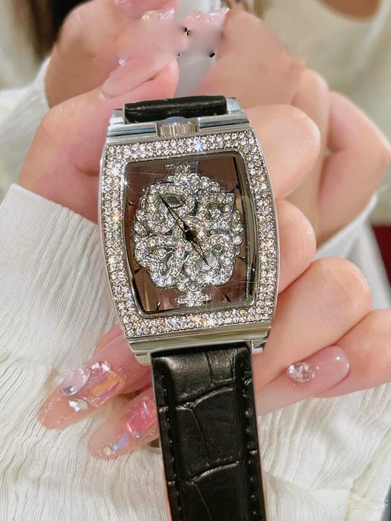 Fashionable Elegant Wine Barrel Shaped Ladies' Watch With Transparent Back & Rhinestone Detail Quartz Movement Watch, Rotatable - Uknowucme