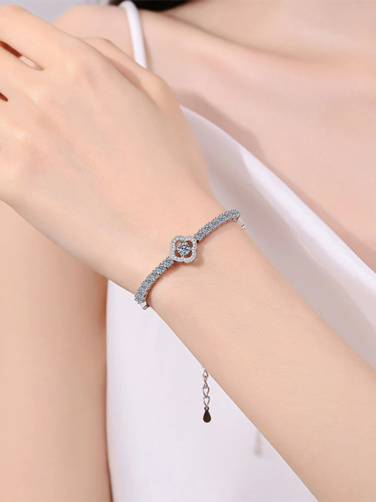 MoisaLuxe Official Store Moissanite Plata Sterling 925 Silver Hand-inlaid Moissanite Four-leaf Hollow Row Diamond Bracelets - Uknowucme
