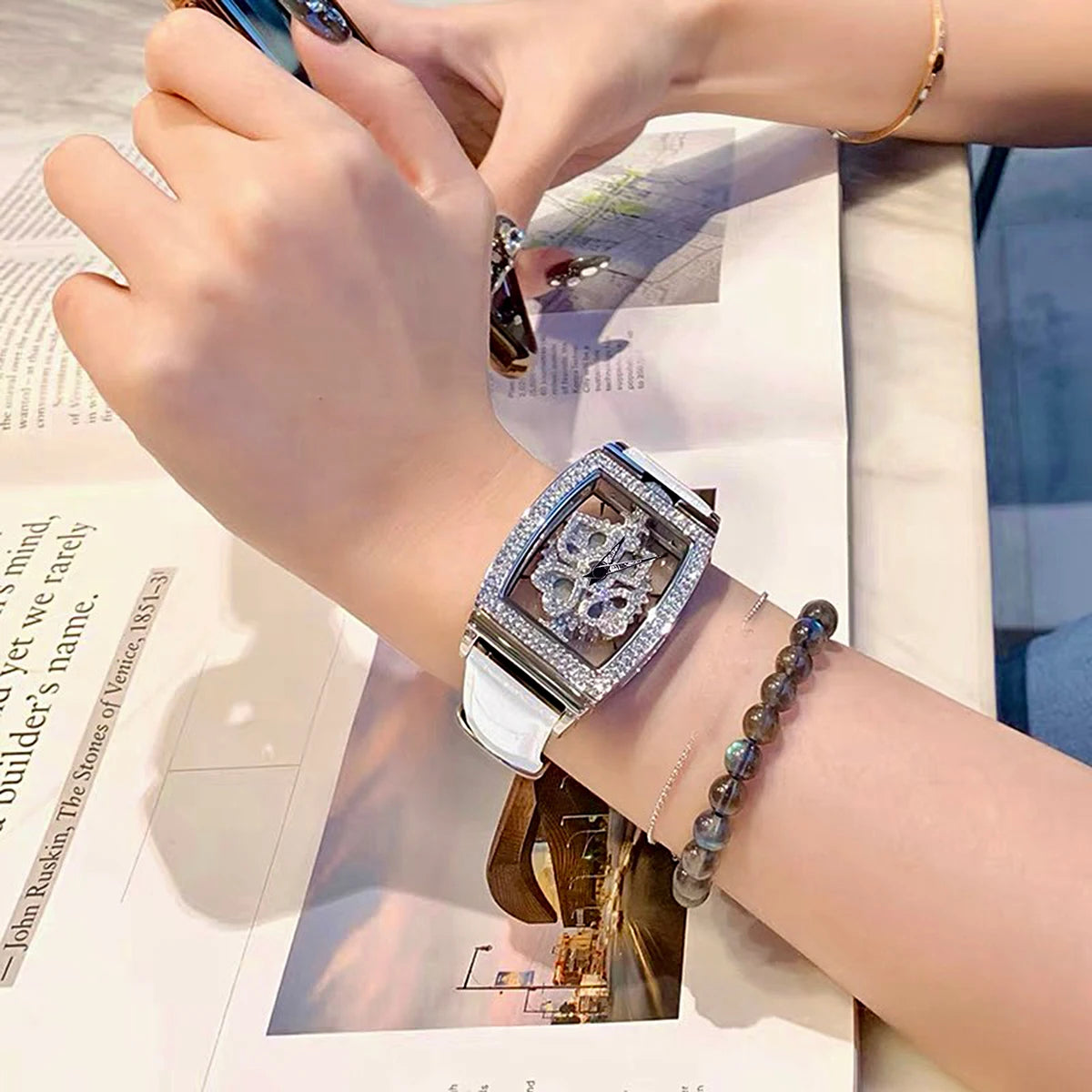 Fashionable Elegant Wine Barrel Shaped Ladies' Watch With Transparent Back & Rhinestone Detail Quartz Movement Watch, Rotatable - Uknowucme